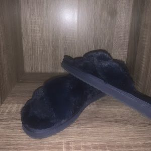 Navy Ugg Woman’s Ballia Slipper